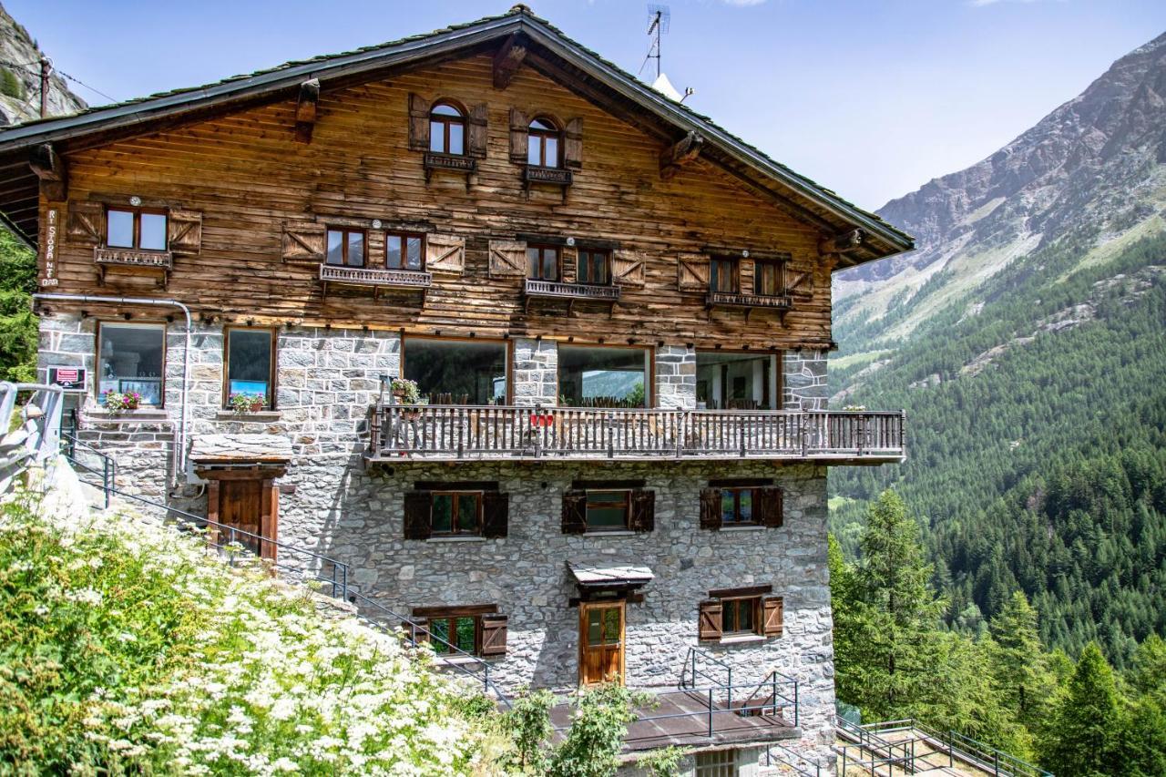 Hotel & Restaurant Perret - Mountain People Valgrisenche Exterior foto
