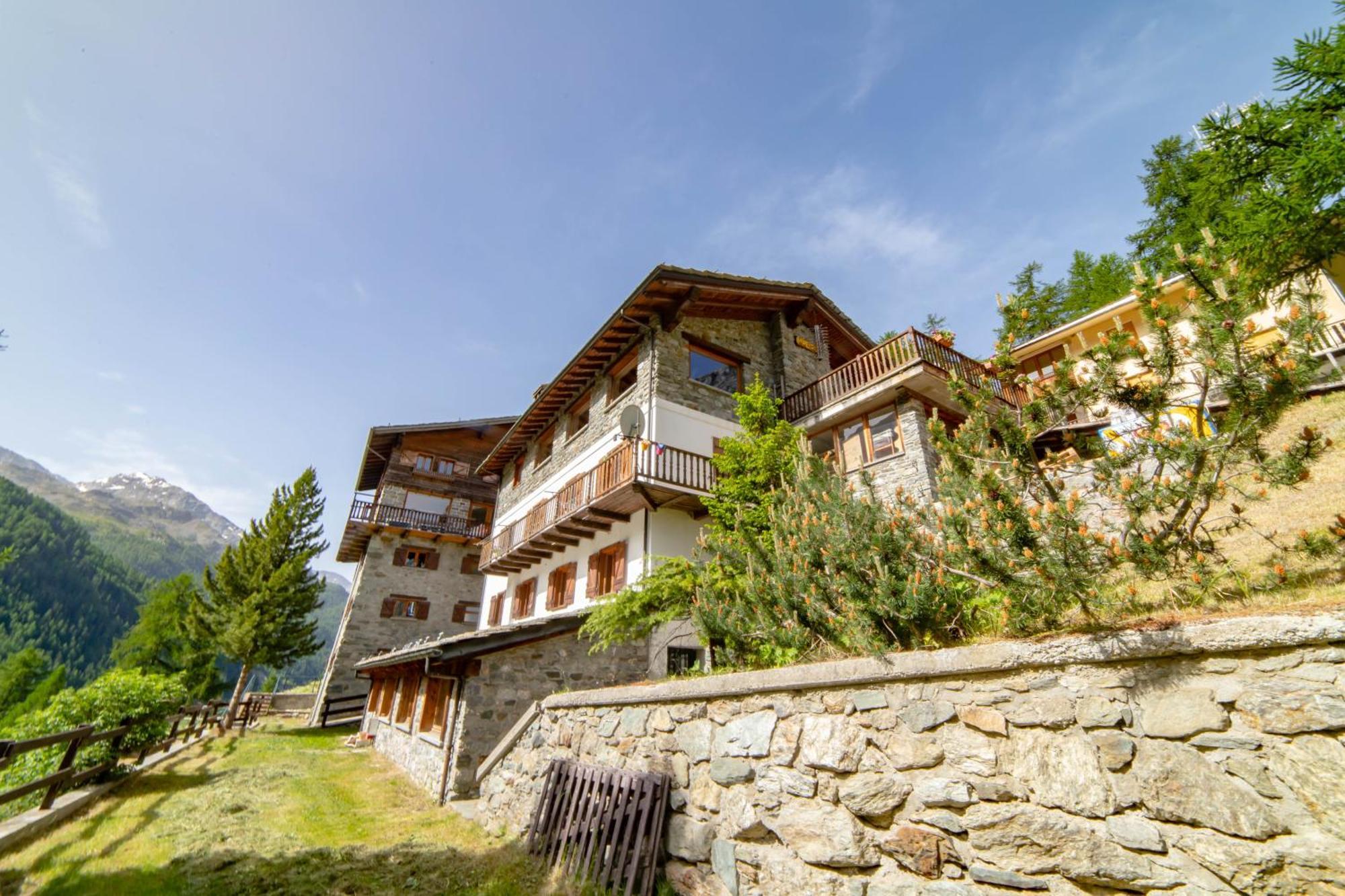 Hotel & Restaurant Perret - Mountain People Valgrisenche Exterior foto